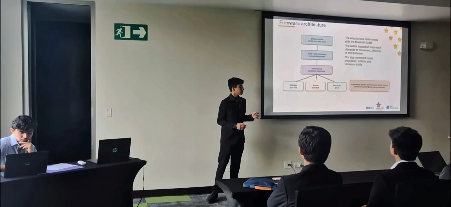Estudiante expone en el congreso
